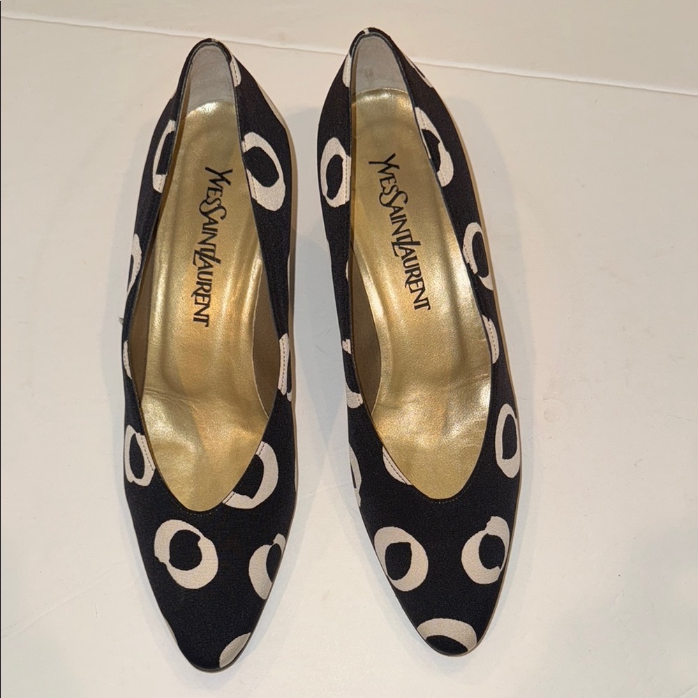 ✨Rare✨Vintage Iconic Yves Saint Laurent Kitten Heel (Tom Ford Era Rive Gauche)